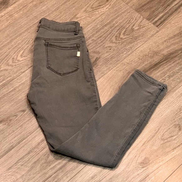 1822 Skinny Jeans - Picture 2 of 3